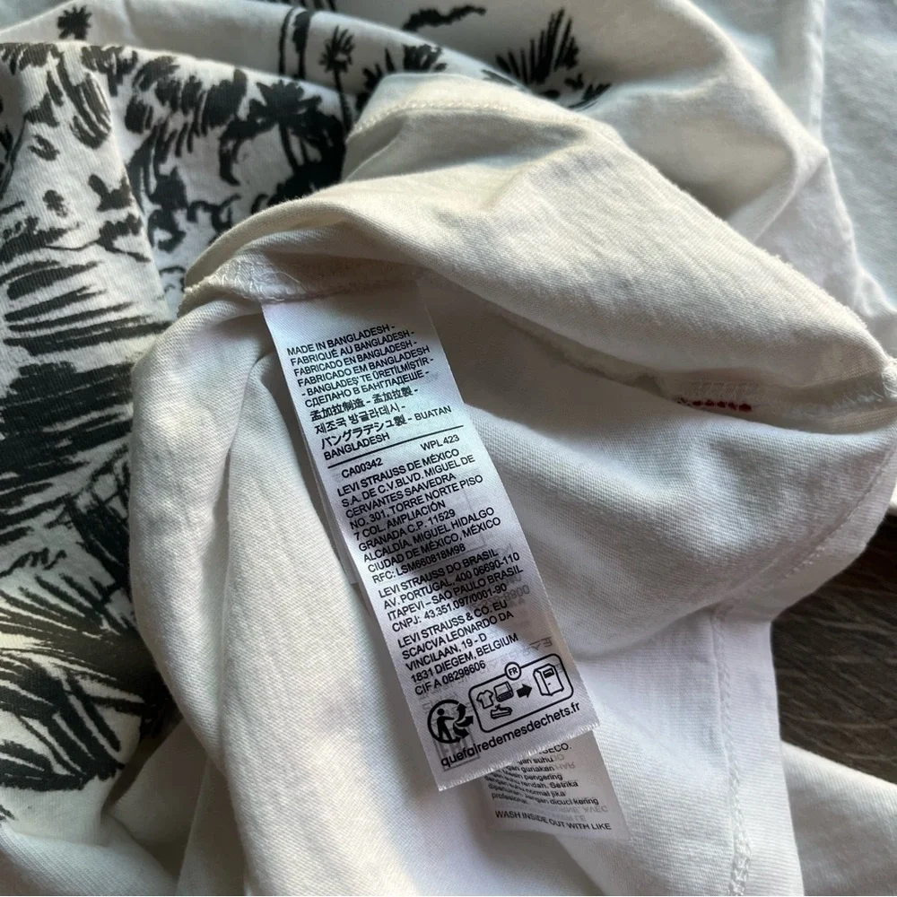Levi’s One With Nature T-Shirt - Picture 9 of 17